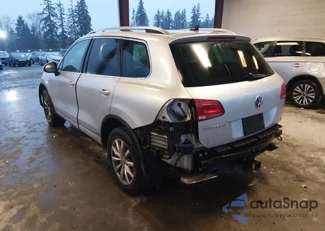 2016 Volkswagen Touareg Tdi Sport W/Technology z USA, uszkodzony, nr VIN WVGEP9BP3GD001450